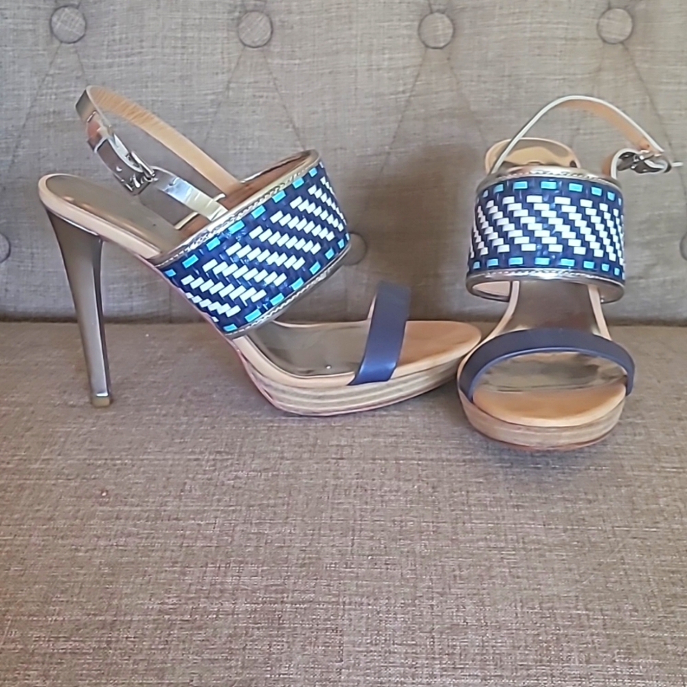 Coach sandals size 8